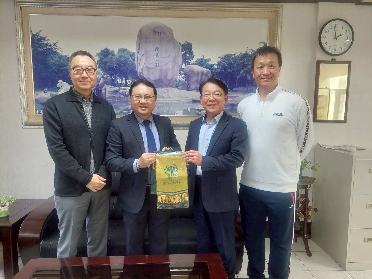 高雄餐旅大學走訪台中技高　深化商管、外語與餐旅群升學銜接